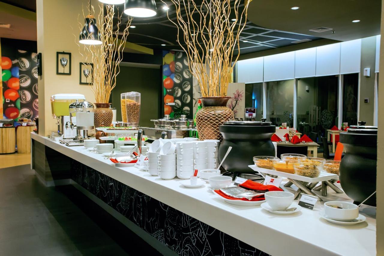 Ibis Surabaya City Center Kültér fotó
