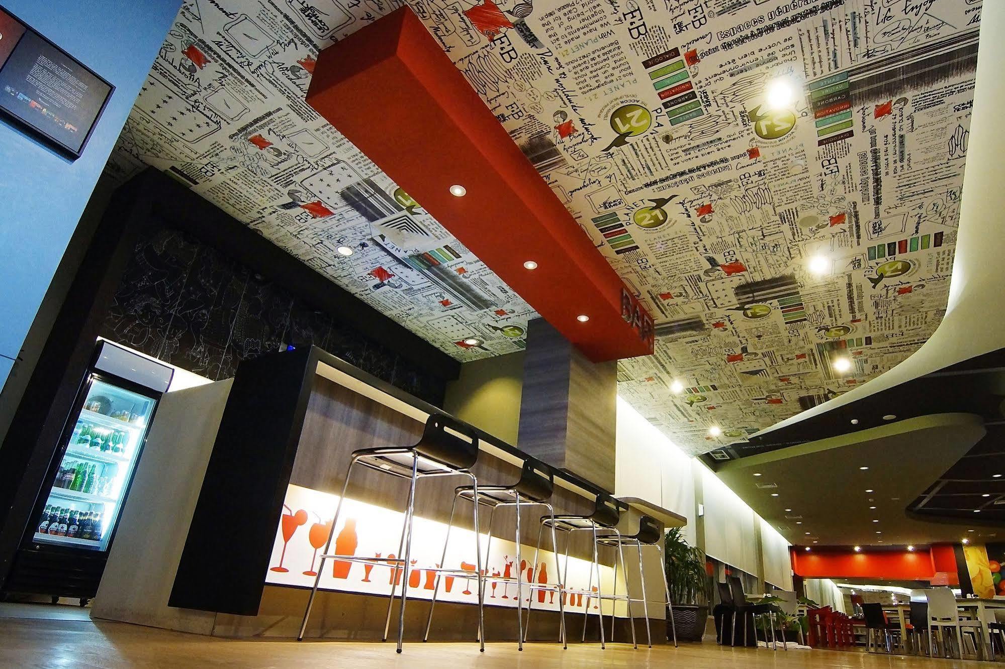 Ibis Surabaya City Center Kültér fotó
