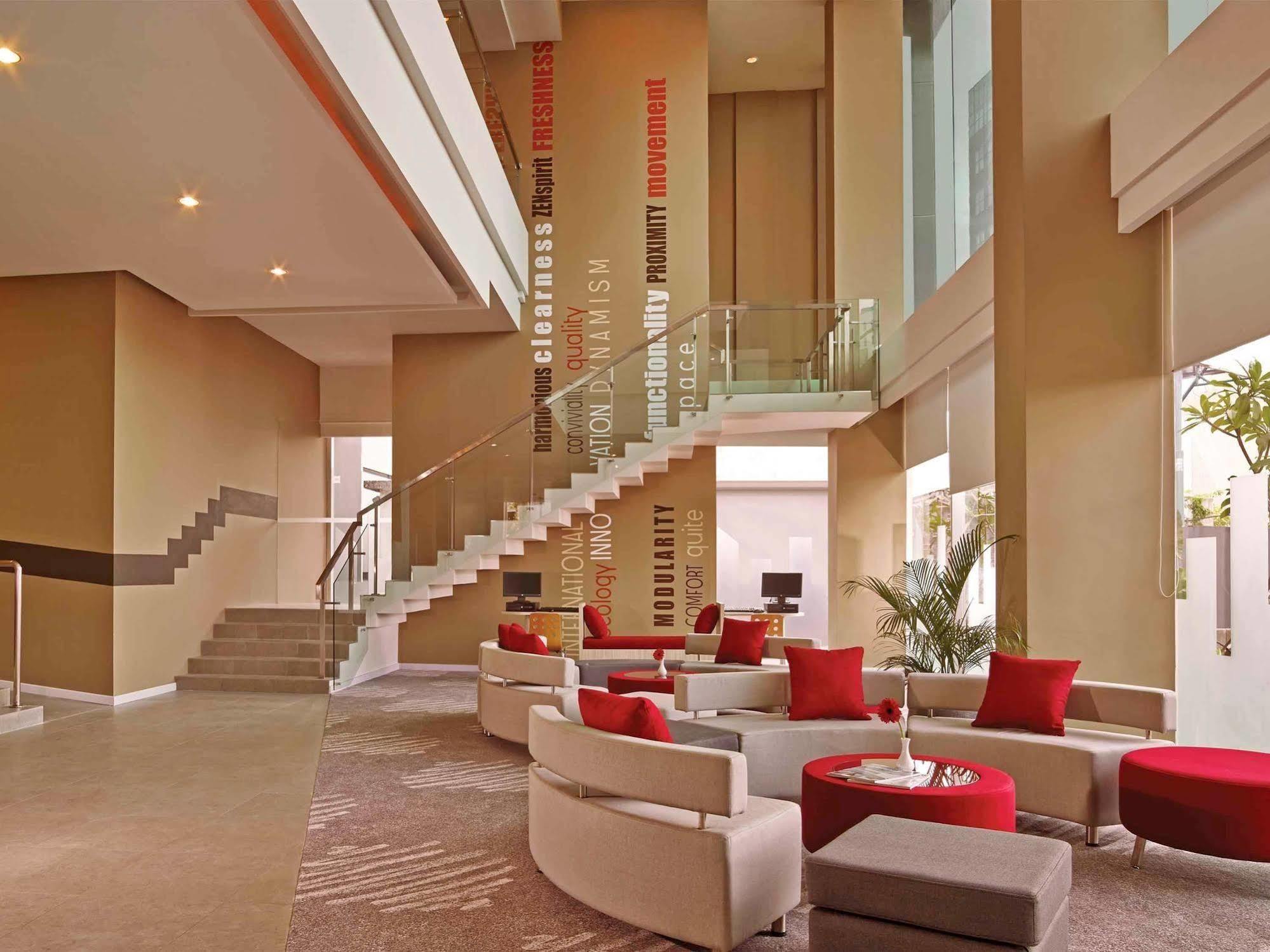 Ibis Surabaya City Center Kültér fotó